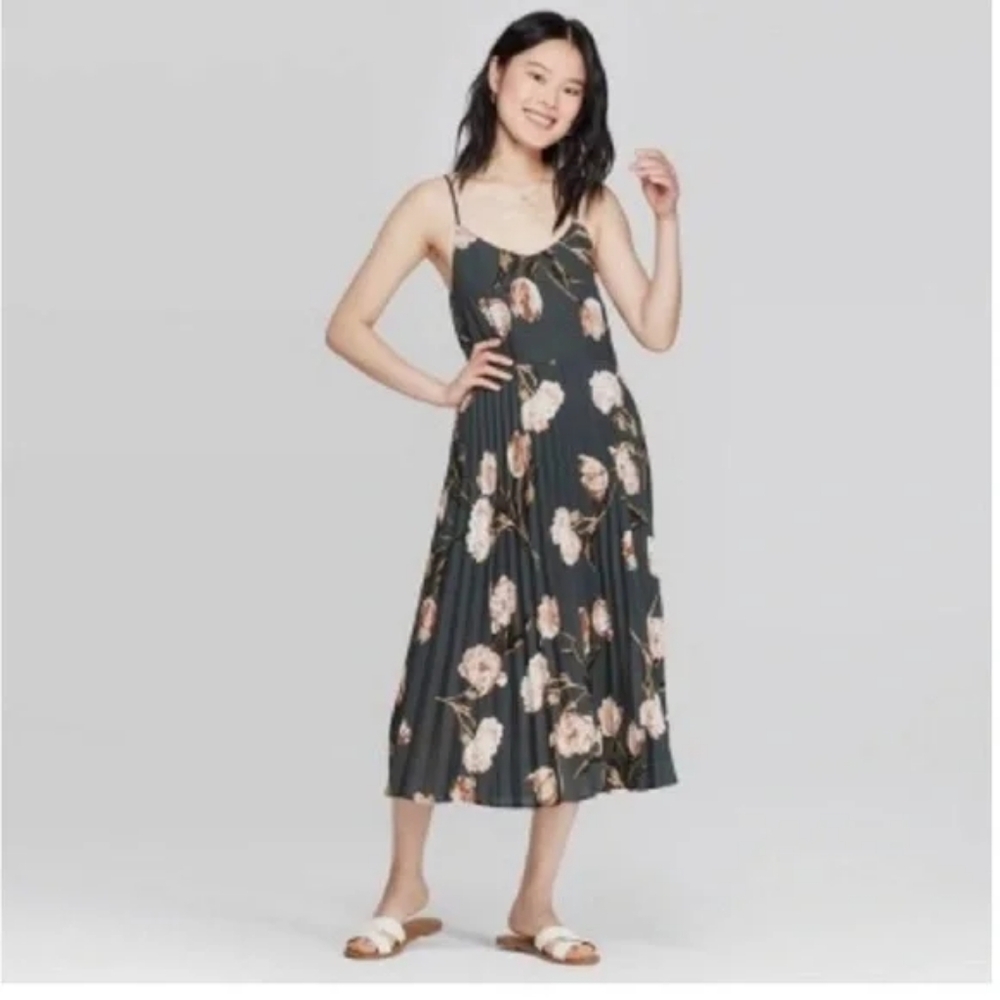 A NEW DAY Green Floral Pleated Midi Dress size L